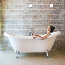 Prostostoječa kopalna kad FAMA